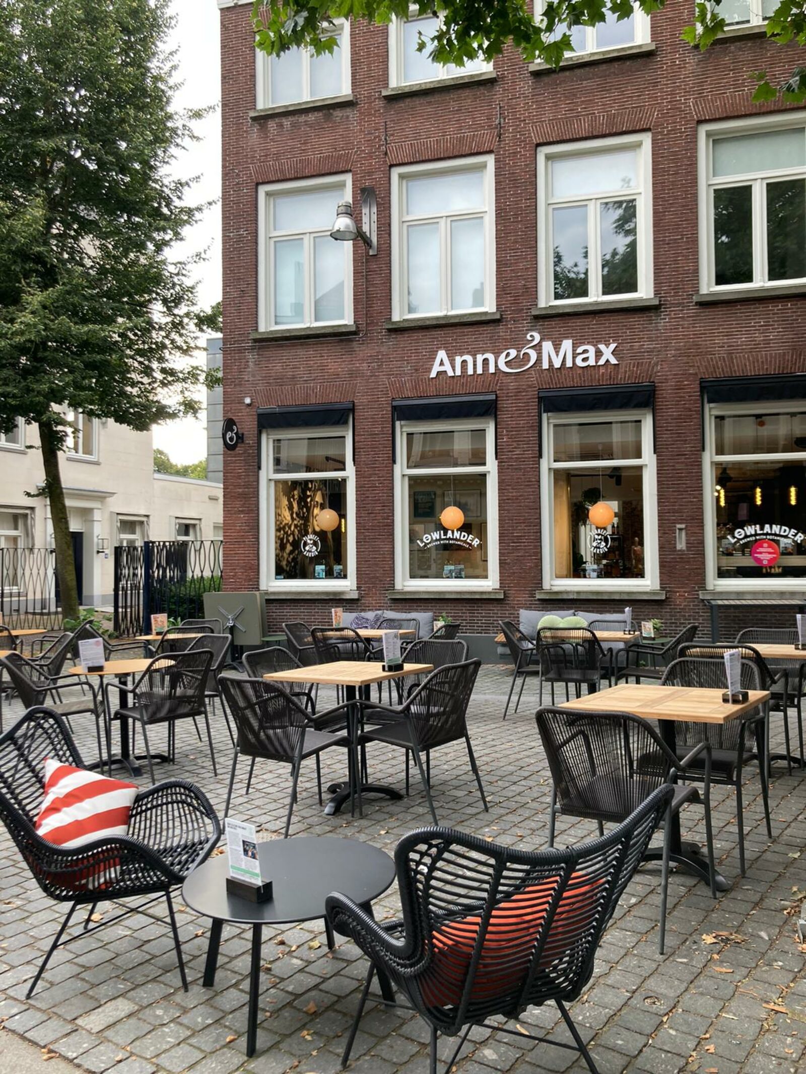 Anne & Max